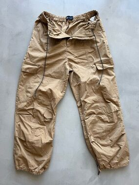 Zara women’s baggy cargo khaki pants